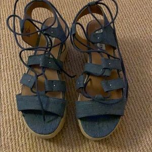 Steve Madden blue sandals-only worn once.